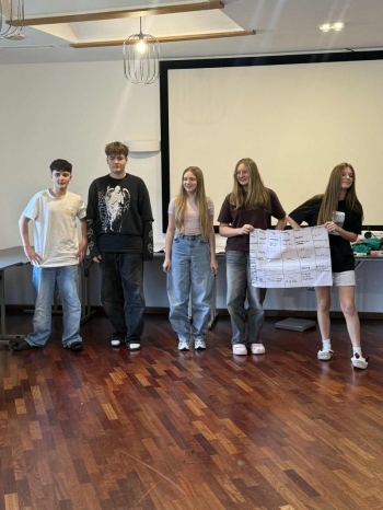 Messenger_creation_0DD3DF9B-C010-4366-9C10-2EBCDD3BC276