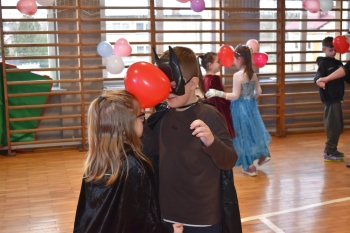 d281d911-cb4a-4d4f-8b3d-ee8874f397e7.jfif