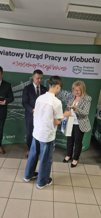 359e60c6-206d-4114-9f1b-54058191e195