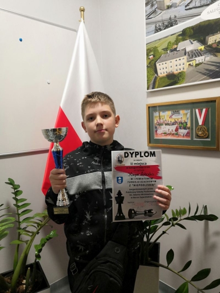 Kacper Labocha zajął III miejsce w I Powiatowym Turnieju Szachowym z ''Niepodległą''.