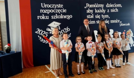 ROZPOCZĘCIE ROKU SZKOLNEGO 2025/2025, ŚLUBOWANIE I PASOWANIE NA UCZNIA