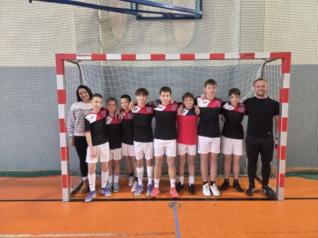 IV miejsce w Powiatowym Turnieju Halowej Piłki Nożnej w Krzepicach! 