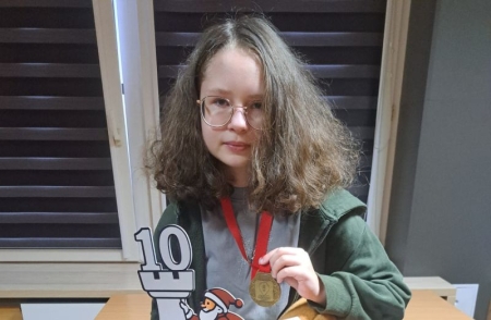 II miejsce Magdaleny Sośniak w X Jubileuszowym Turnieju Szachowym o Puchar Burmistrza Kłob