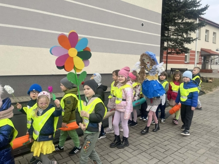 PIERWSZY DZIEŃ WIOSNY W PRZEDSZKOLU