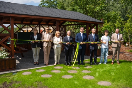 Uroczyste otwarcie Ekopracowni pod chmurką „Zielony Zakątek Młodych Odkrywców”